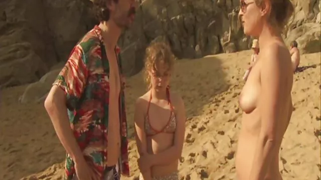 فتاة نحيلة استمنى بوسها أمام صديقها وشقيقتها معه مقاطع افلام سكس اجنبيه