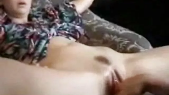 وهمية شقراء سكس أجنبية مترجمة يرضي ابن الإباحية يلقي