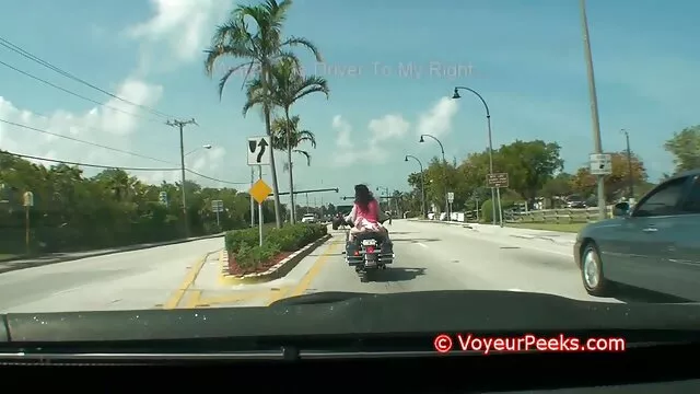 مثير في سن المراهقة افلام سكس اجنبية قصص بالإصبع L. على سطح المنزل تحت غروب الشمس الجميل