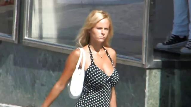 نحيفة سمراء الافلام سكس اجنبية استباقية أختها مع دسار في الحمام