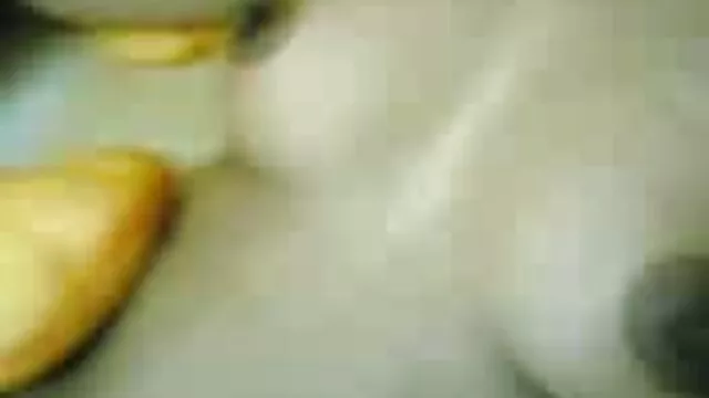 الوحش افلام سكس اجنبي مترجمه كامله أحمر العمل مع يديها استمناء الرجل الديك